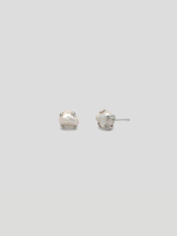 Quinn Ear Studs - Keshi Pearl in Silver