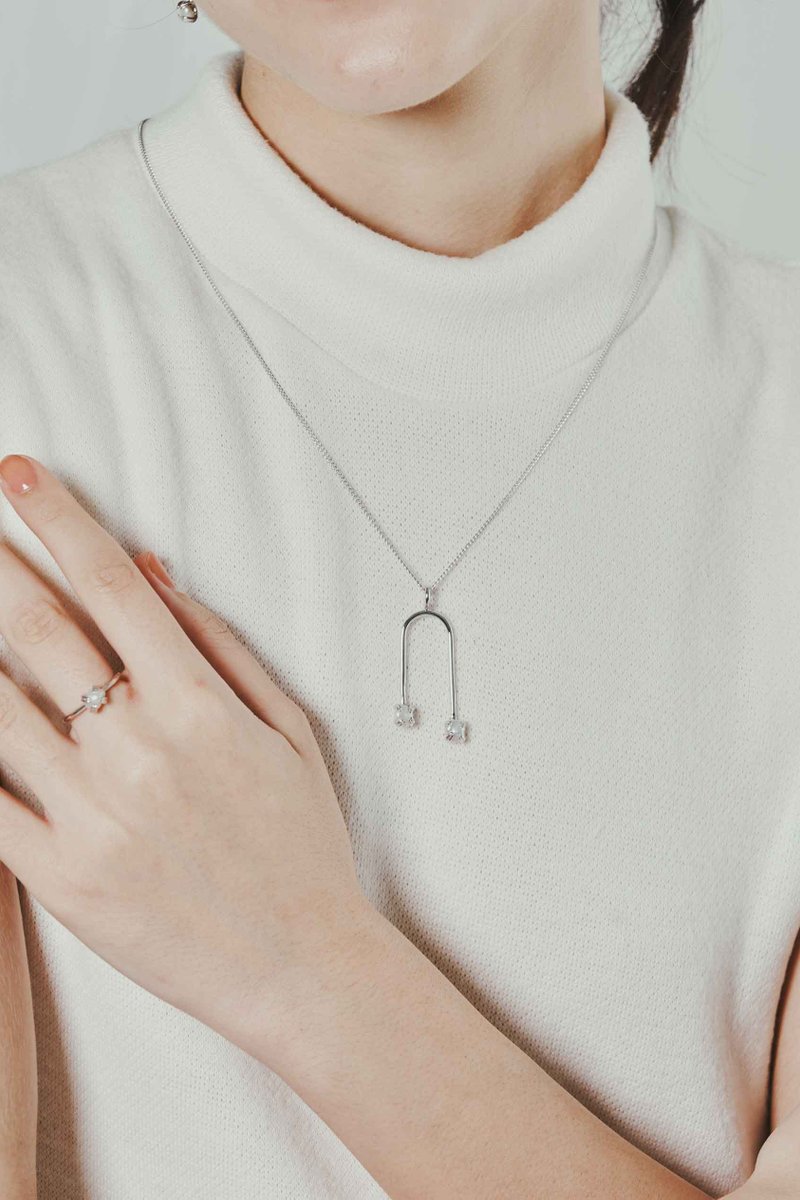Nyssa Gold Necklace with Freshwater Pearl