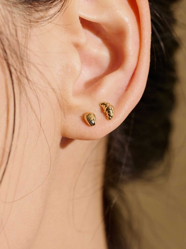 Pastry Ear Studs in Champagne Gold