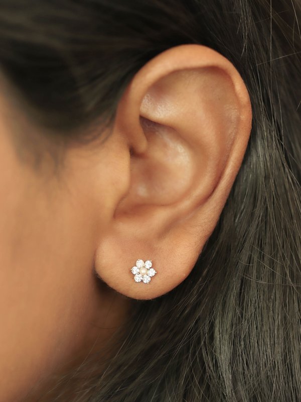 Daisy Ear Studs - White Sapphire & Freshwater Pearl in 14K White Gold